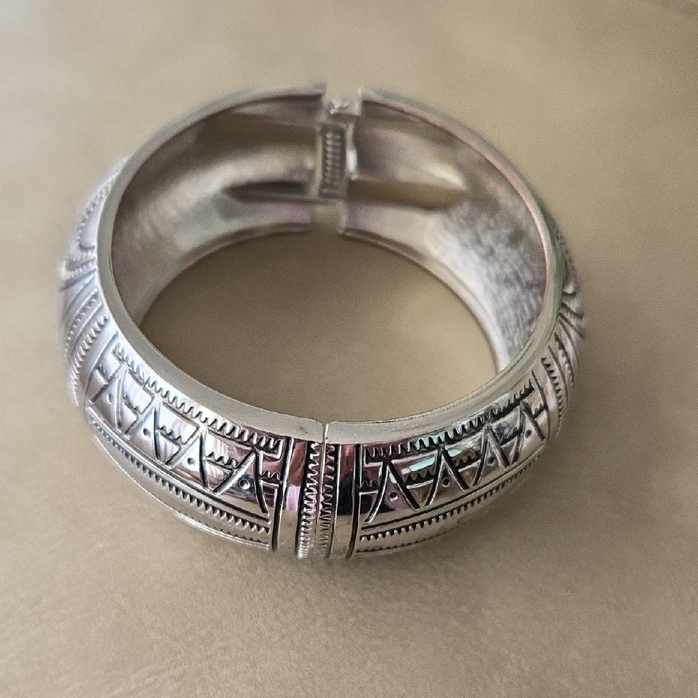 Southwest Silver Color Hinged Cuff  Bracelet